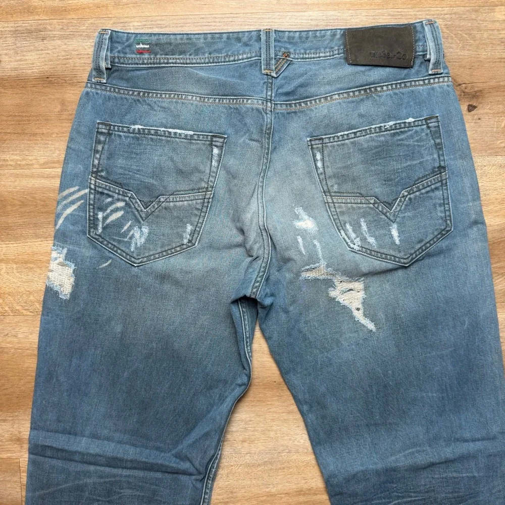 Diesel Larkee-T Jeans Mens 33x32 Blue Tapered Leg Distressed Made in Italy 0068Z